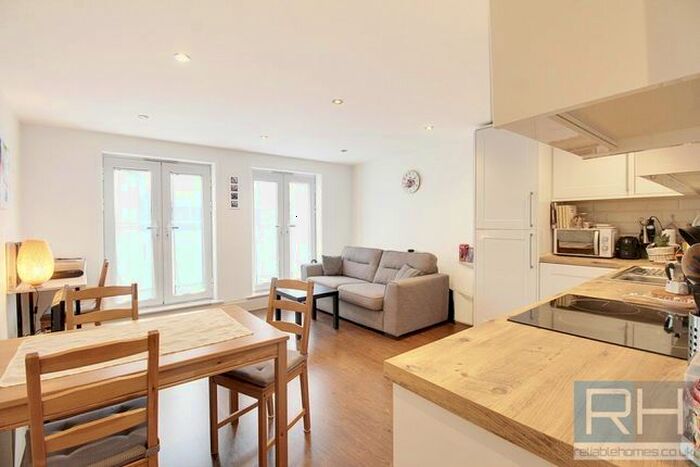 1 Bedroom Flat To Rent In High Street, Barnet, EN5