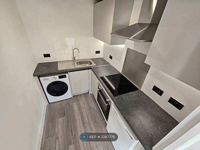 2 Bedroom Flat To Rent In Castletown Grange, Newcastle-Under-Lyme, ST5