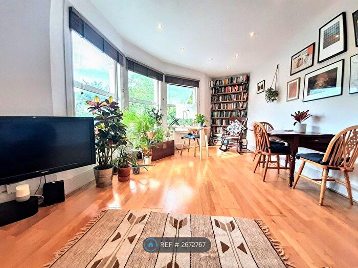 2 Bedroom Flat To Rent In Trundleys Road, London, SE8