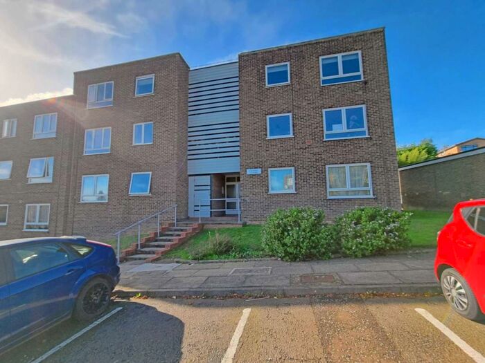 2 Bedroom Apartment To Rent In Hale Close, Ipswich, IP2