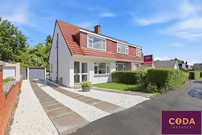 3 Bedroom Semi-Detached House For Sale In Woodstock Avenue, Kirkintilloch, G66