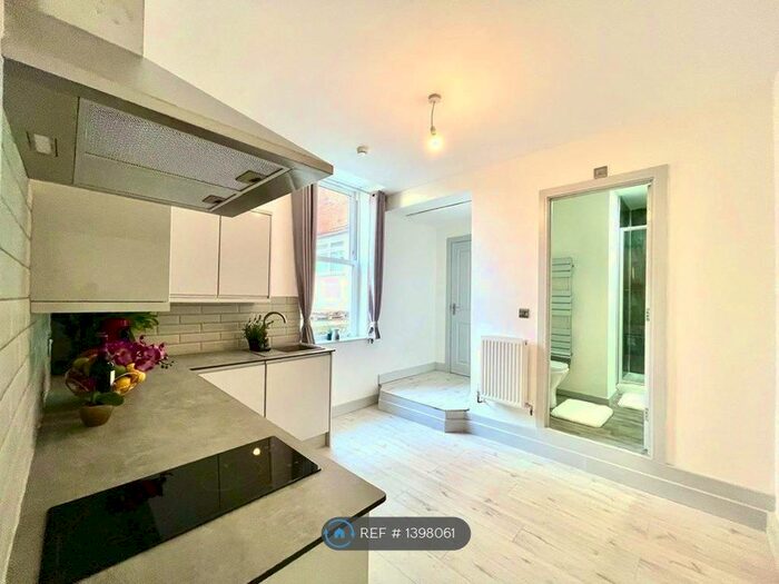 Studio To Rent In York Road, Edgbaston, Birmingham, B16