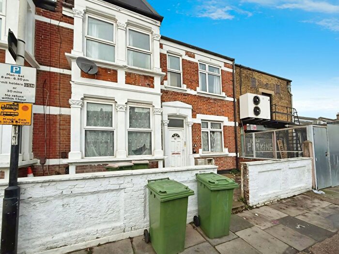 4 Bedroom End Terrace House For Sale In Glenparke Road, Forest Gate, London, E7