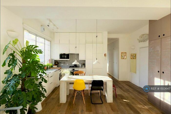 2 Bedroom Flat To Rent In Chester Studios, London, E8