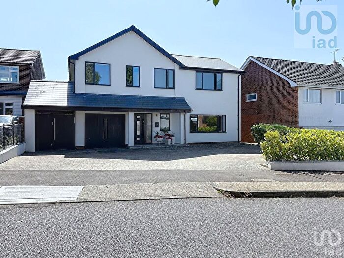 4 Bedroom Detached House For Sale In Hilly Field, Harlow, CM18