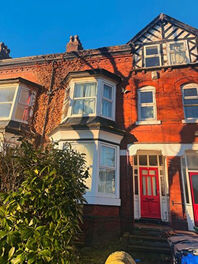 8 Bedroom Semi-Detached House To Rent In Amherst Road, Manchester, M14