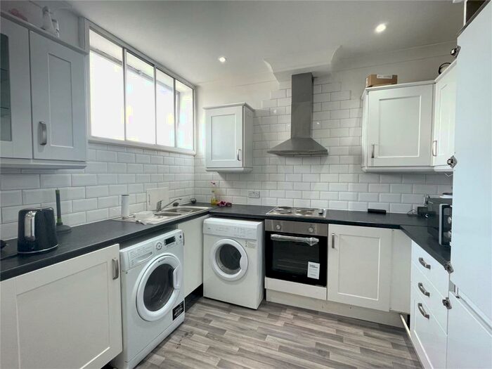 1 Bedroom Property To Rent In Whitehorse Road, Croydon, Surrey, CR0