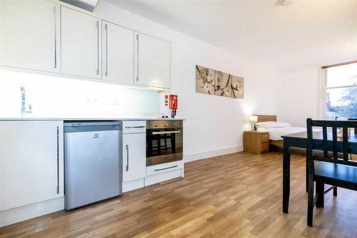 Studio To Rent In Kensington High Street, Kensington, W8
