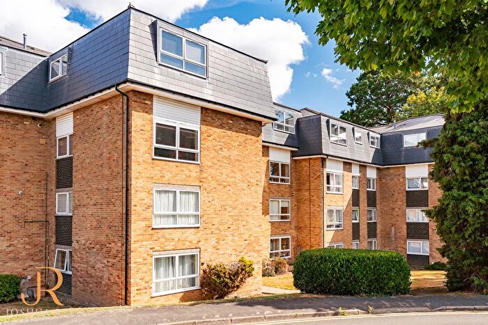 1 Bedroom Flat For Sale In Lampits, Hoddesdon, EN11