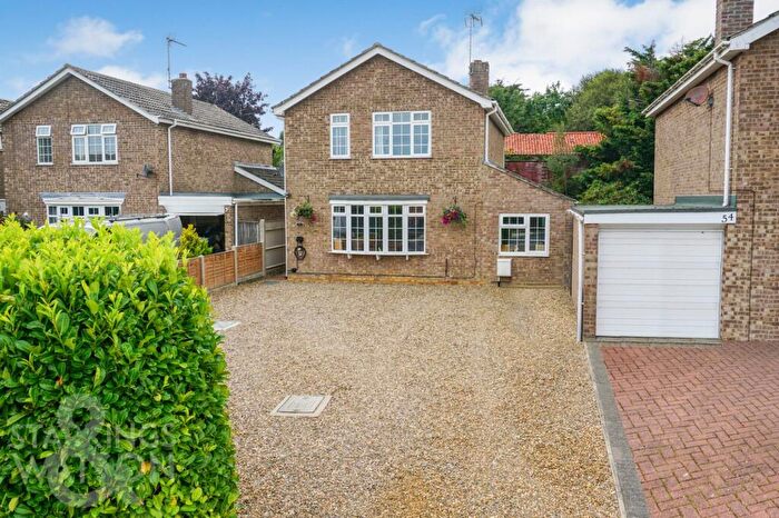 5 Bedroom Detached House For Sale In Catchpole Close, Kessingland, Lowestoft, NR33