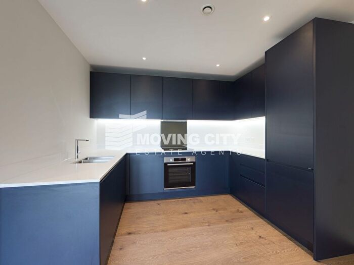 2 Bedroom Flat To Rent In Frogmore Avenue, Watford, WD17