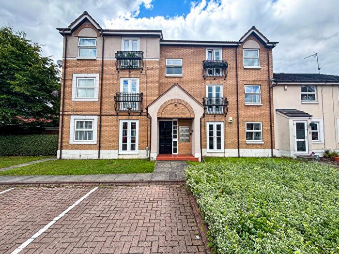 2 Bedroom Apartment To Rent In Darnholm Court, Howdale Road, Hull, East Yorkshire, HU8