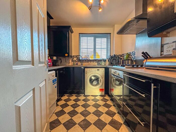 2 Bedroom Semi-Detached House For Sale In Merevale Road, Atherstone, CV9