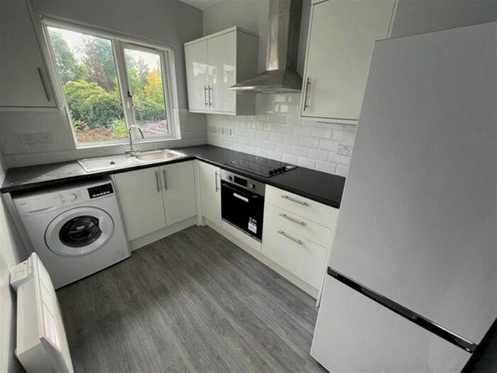 2 Bedroom Flat To Rent In Old Lode Lane, Solihull, B92