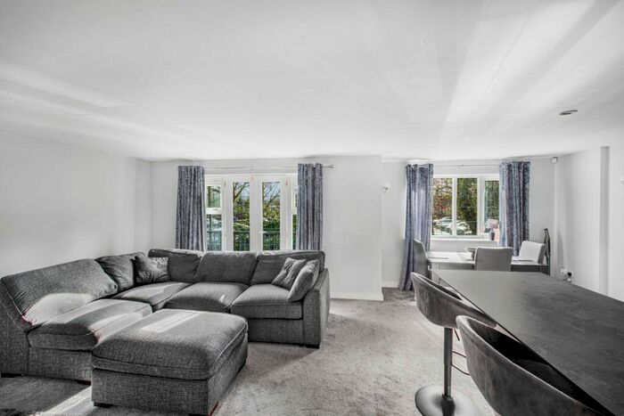 2 Bedroom Apartment For Sale In Station Road, Wilmslow, Cheshire, SK9