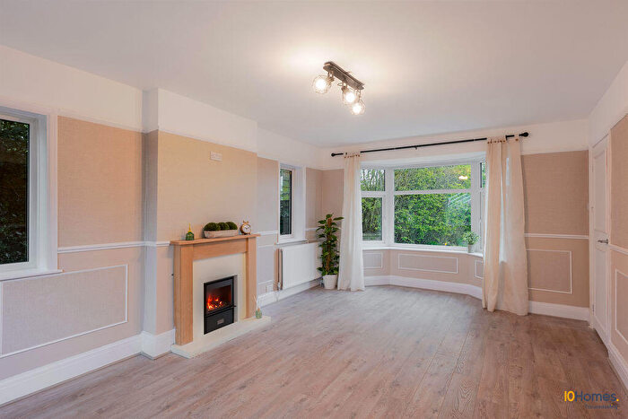 3 Bedroom Semi-Detached House For Sale In Bury Old Road, Manchester, M25