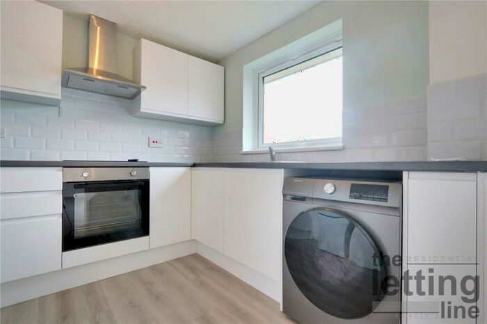 2 Bedroom Apartment To Rent In Trinity Street, Enfield, Middlesex, EN2