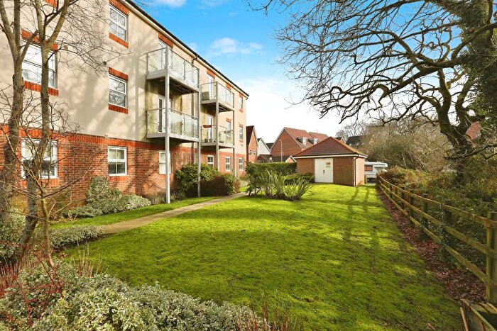 2 Bedroom Flat For Sale In Mescott Meadows, Hedge End, Southampton, SO30