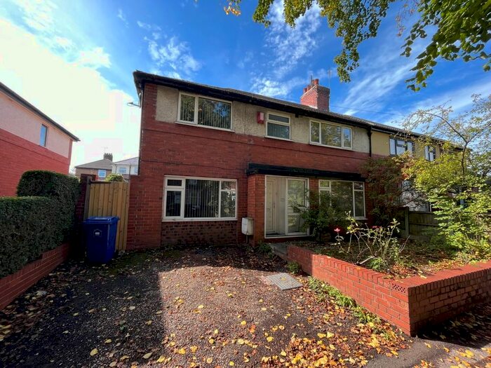 4 Bedroom Semi-Detached House To Rent In Basford Park Road, Newcastle, Staffordshire, ST5