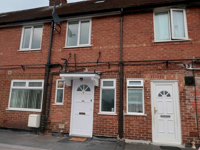 3 Bedroom Flat To Rent In Holmstall Parade, Edgware, HA8