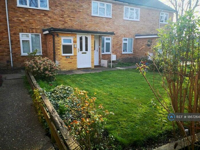 2 Bedroom Maisonette To Rent In Gordon Rd, London, EN2