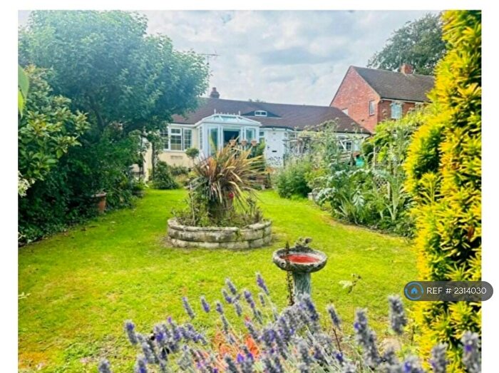 4 Bedroom Bungalow To Rent In Finchdean Road, Rowland's Castle, PO9