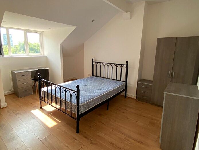 12 Bedroom House Of Multiple Occupation To Rent In Birch Grove, Manchester, M14