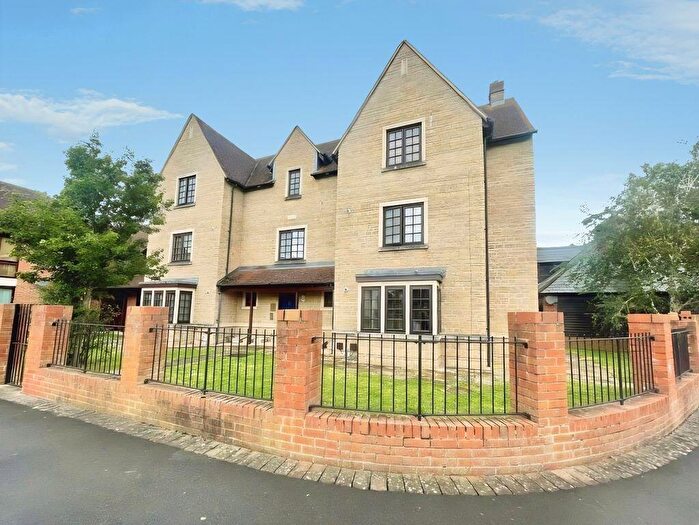 2 Bedroom Flat For Sale In Ulysses Road, Swindon, SN25