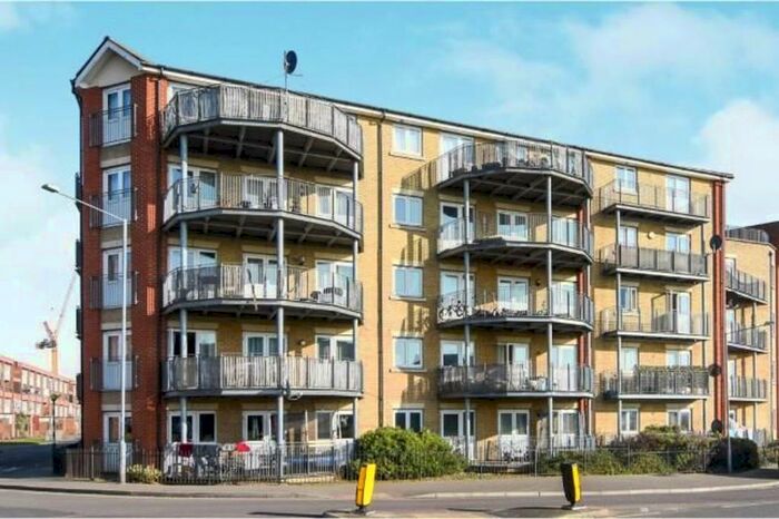 2 Bedroom Apartment To Rent In Thames Road, Grays, RM17