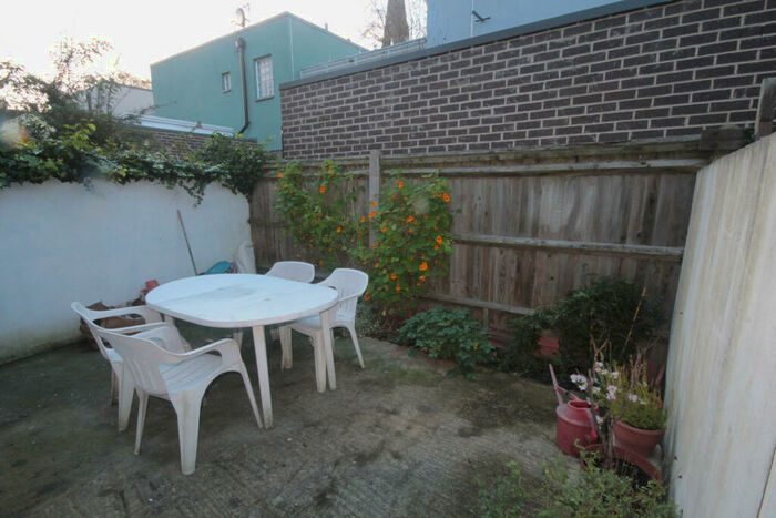4 Bedroom Terraced House To Rent In Stevens Avenue, Hackney, E9