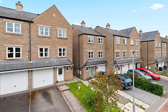 4 Bedroom Property For Sale In Low Beck, Ilkley, LS29