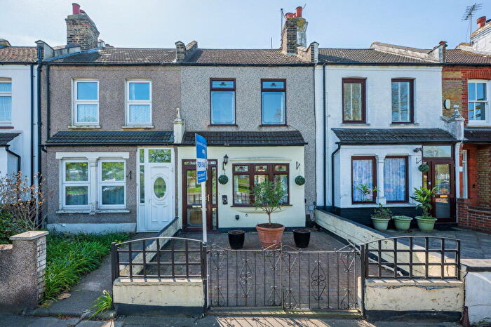 2 Bedroom Terraced House For Sale In Swingate Lane, London, SE18