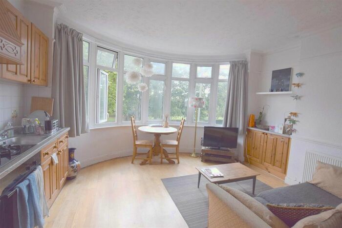 1 Bedroom Flat To Rent In Queens Road, London, NW4