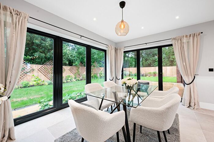 3 Bedroom Detached House For Sale In House Abbotswood Place, Streatham, SW16