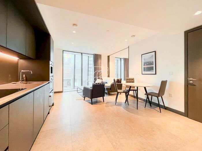 Studio To Rent In Blackfriars Road, London, SE1