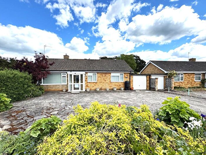 3 Bedroom Bungalow For Sale In The Paddock, Raunds, Wellingborough, NN9