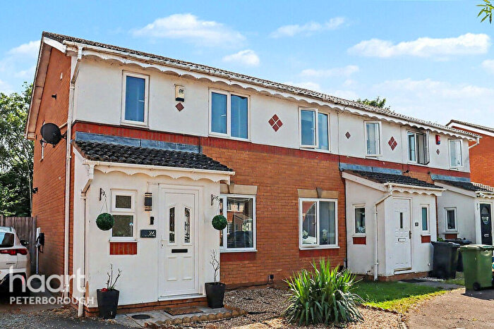 3 Bedroom End Of Terrace House For Sale In Beeston Drive, Park Farm, PE2