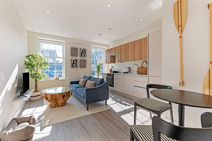 1 Bedroom Flat For Sale In Chapel Street, Marlow, SL7