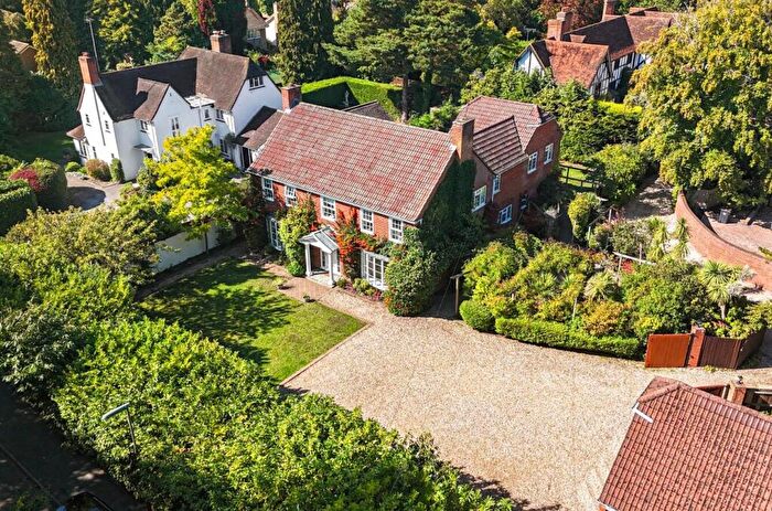 6 Bedroom Detached House For Sale In Upper Chobham Road, Camberley, GU15