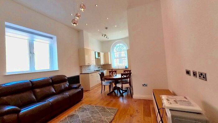 2 Bedroom Flat To Rent In Keppel Road, Manchester, M21
