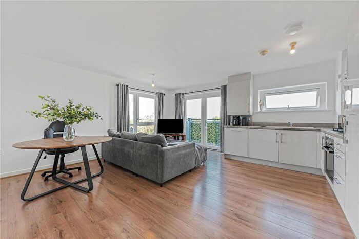 2 Bedroom Flat For Sale In Ruby Tuesday Drive, Dartford, Kent, DA1