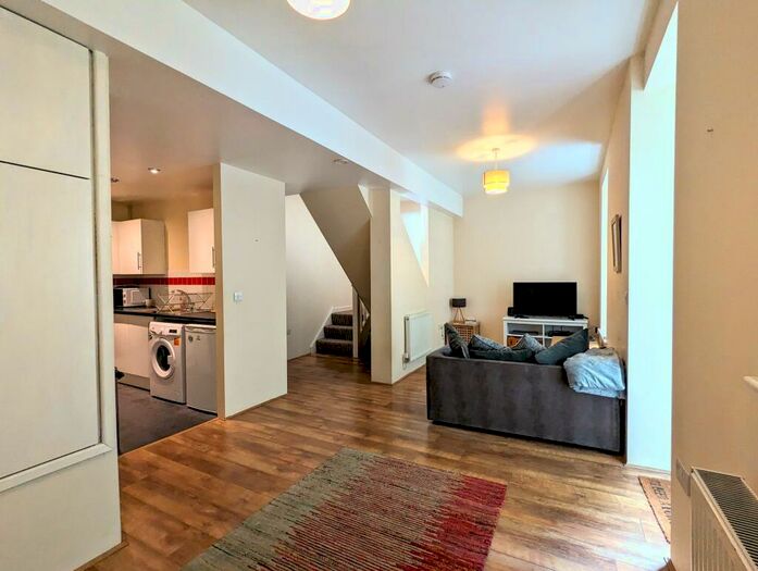 2 Bedroom Apartment To Rent In High Street, Llantrisant, Pontyclun, CF72