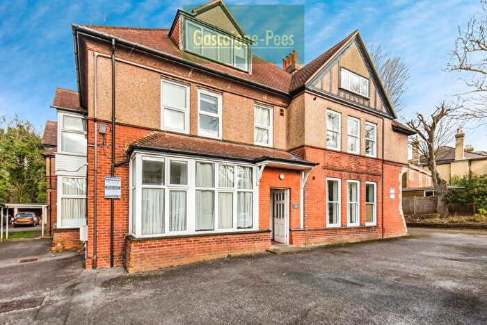 2 Bedroom Property To Rent In Sutton Lodge, Guildford, GU1