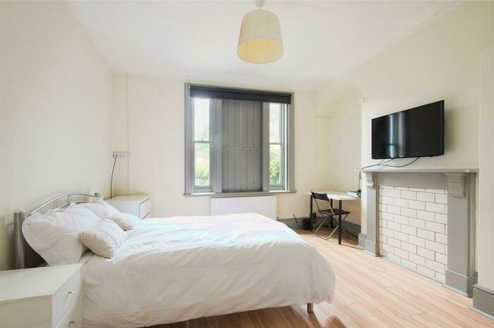 8 Bedroom Semi-Detached House To Rent In Forest Road East, Nottingham, NG1