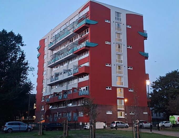 2 Bedroom Flat For Sale In Lindfield Street, London, E14