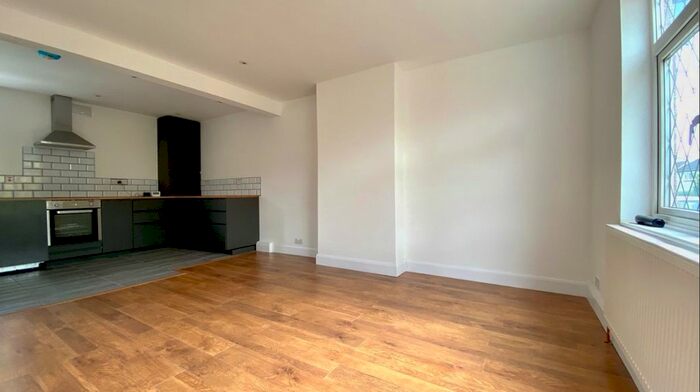 3 Bedroom Semi-Detached House To Rent In Greenway, Pinner, Greater London, HA5