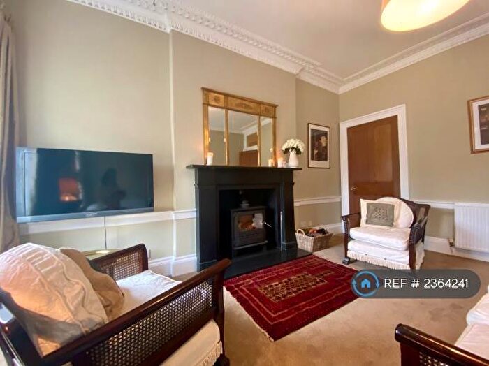 3 Bedroom Flat To Rent In St. Stephen Street, Edinburgh, EH3