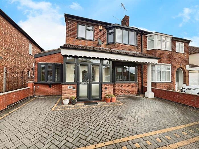 3 Bedroom Semi-detached House For Sale In Hylion Road, Leicester, LE2
