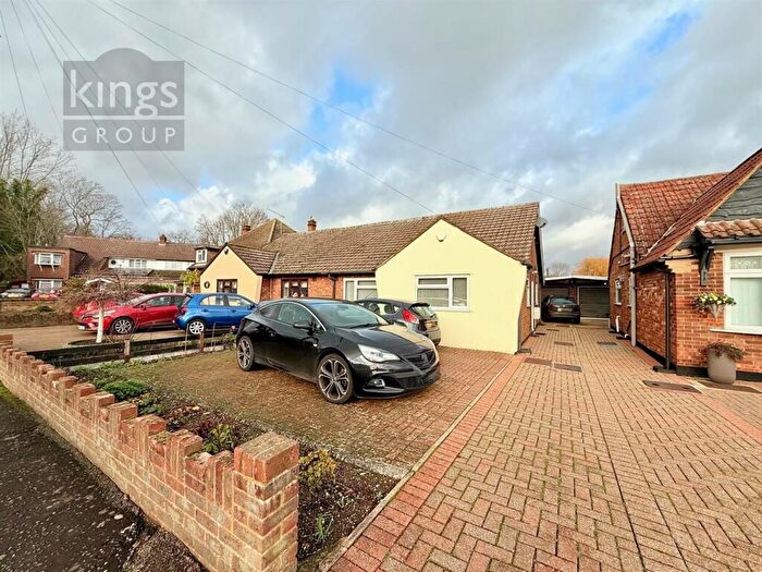 2 Bedroom Bungalow For Sale In Abbey Court, Waltham Abbey, EN9