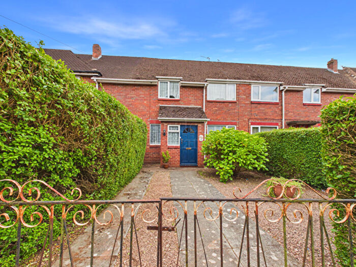 3 Bedroom Terraced House For Sale In Gould Avenue East, Kidderminster, DY11